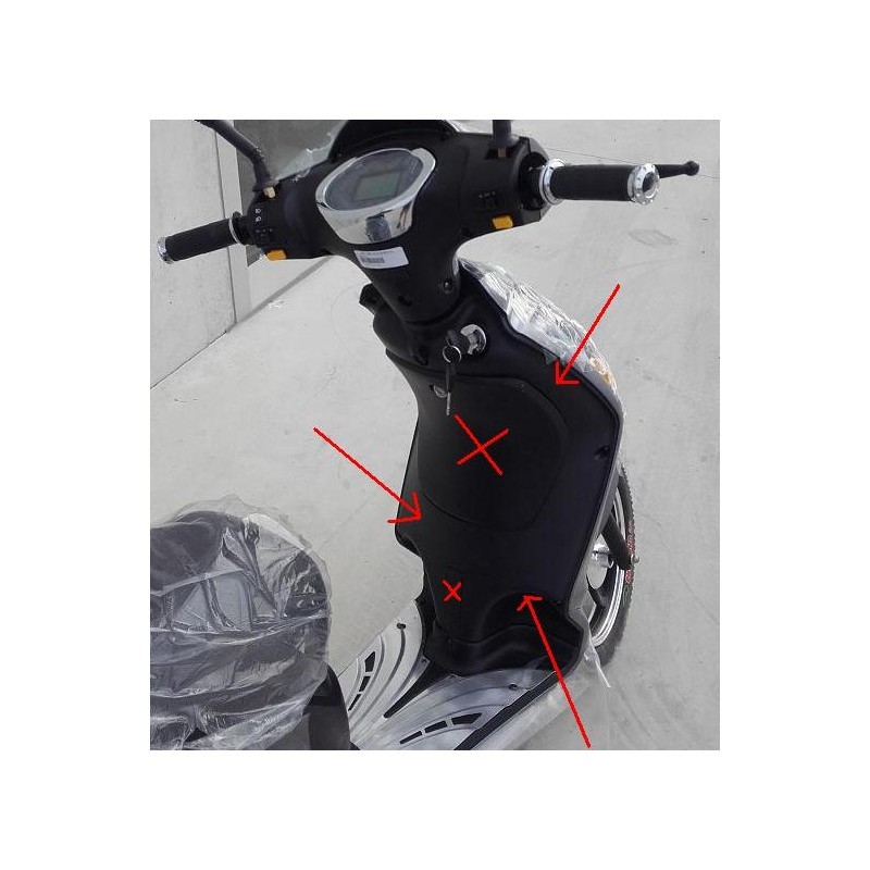 COPPIA PLASTICHE COLORATE SOTTO PEDALI LATERALI - bici elettrica scooter sky II tipo z-tech