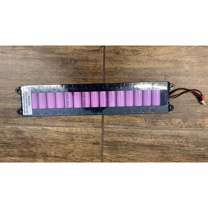 BATTERIA DI 36V 7.8AH RICARICABILE PER MONOPATTINO ELETTRICO XPRO 350W/500W 7.8AH 36v