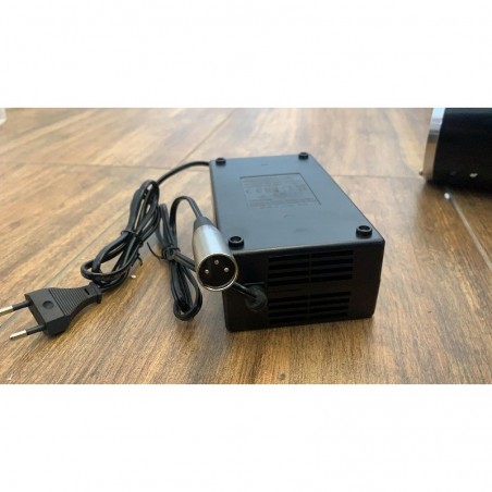 CARICA BATTERIE 48V 1.8AH PER MONOPATTINO ELETTRICO CHAOS 48V 1600W RUOTE 6.5