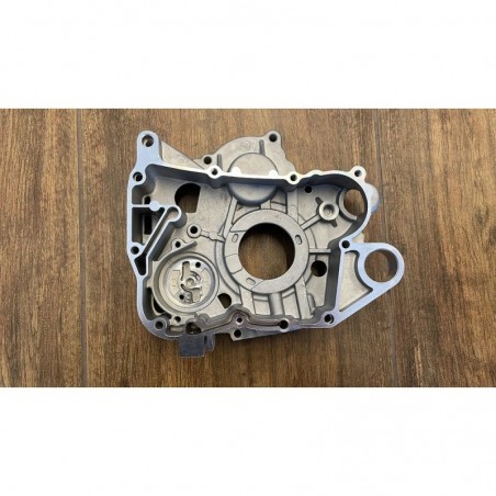 CARTER DESTRO BLOCCO MOTORE GY6 PER QUAD KAYO AU180 180cc